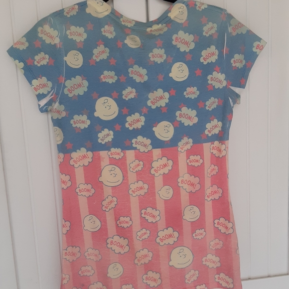 Peanuts V-Neck Tee, Charlie Brown, Size L - Picture 4 of 5
